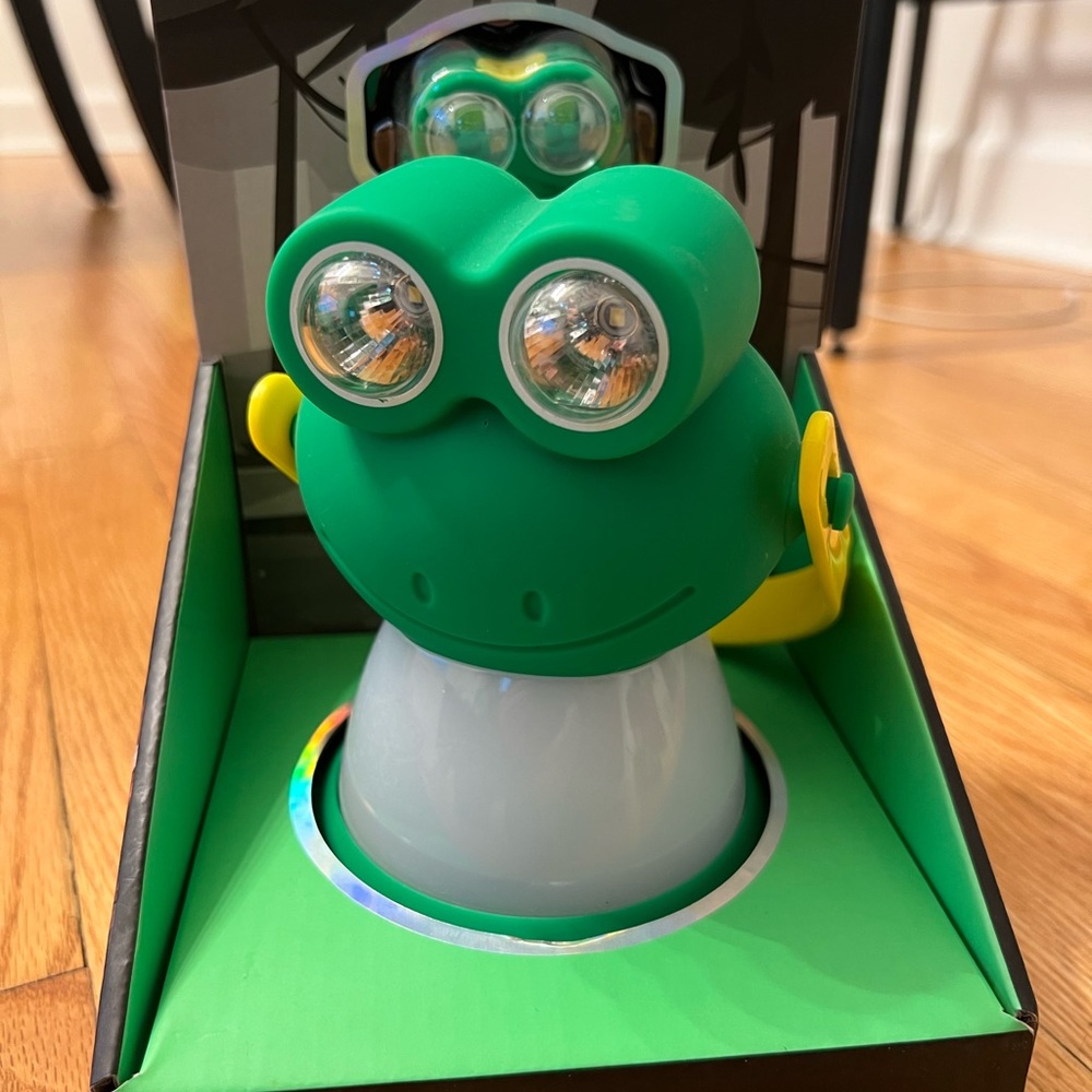 - Frog lantern and headlight